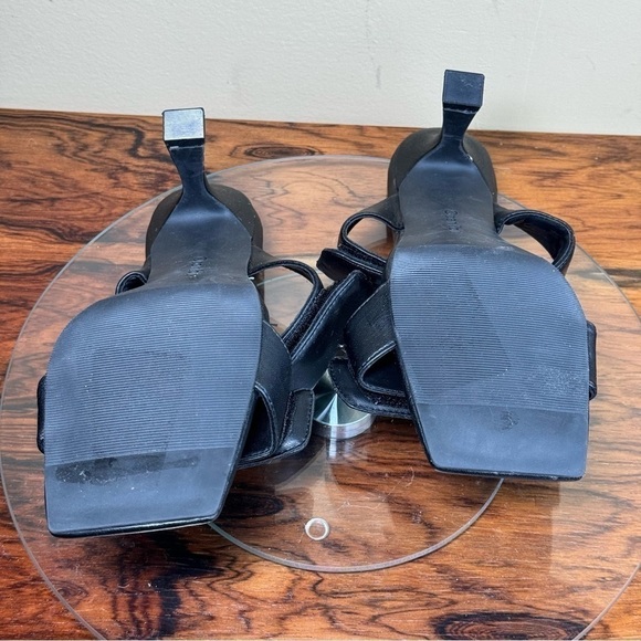 Open Edit Quincy Sandal in black - Picture 15 of 16